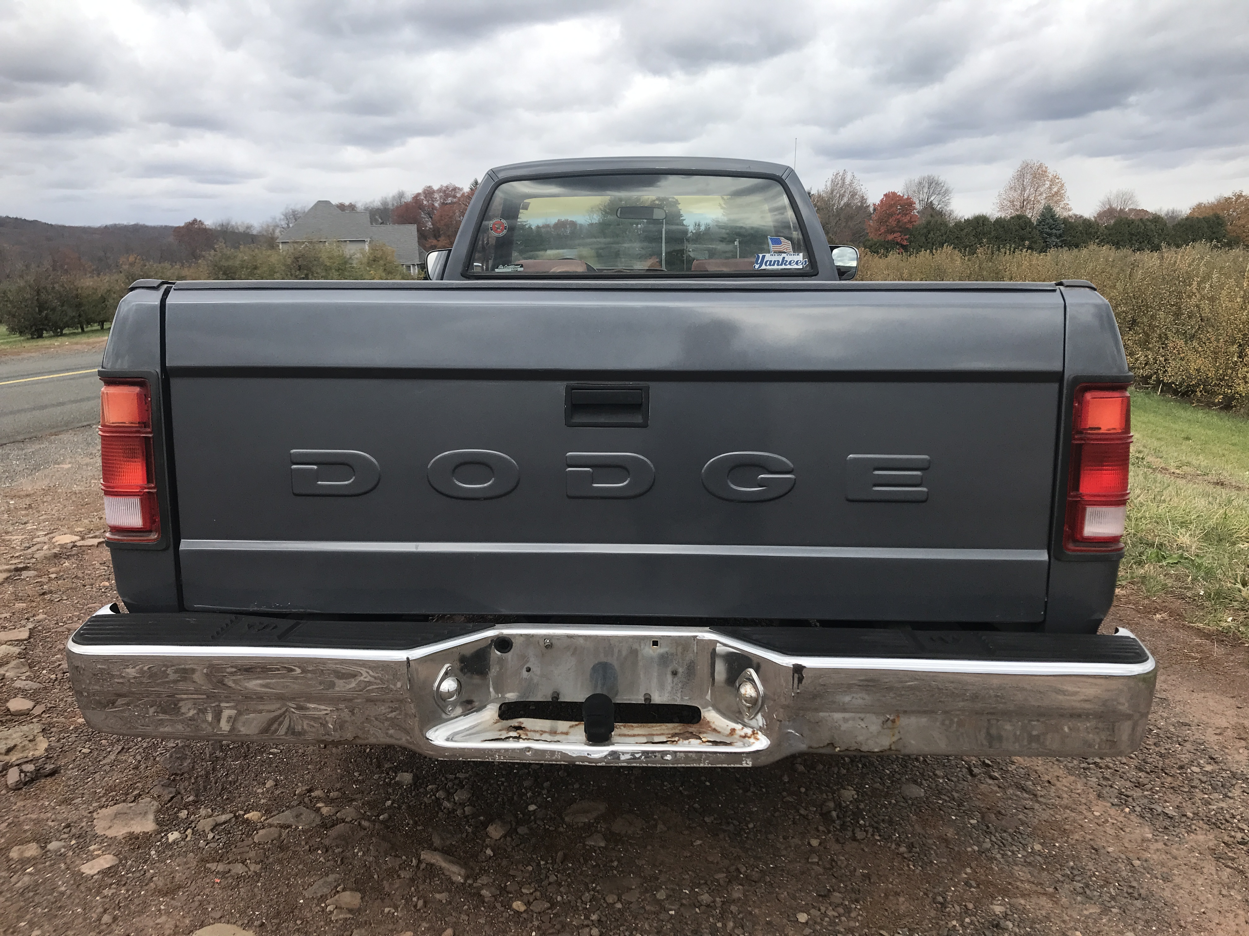 1991 Dodge Dakota Pickup ONE OWNER 117K 8 foot bed and roomy bench seating NICE — photo 71